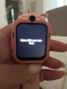 Montre connectée Blackview Z20 Kinder avec fonction « Tap to Add Friends », batterie de 800 mAh, déverrouillage par reconnaissance faciale, appel d'urgence SOS, écran de 1,83 pouces, arrêt à distance, mode École, 4G,  IP67 Photo du client 1
