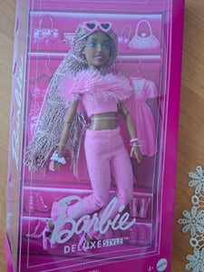 MATTEL Barbie - Poupée Fashionistas en robe rose HYT94 Photo du client 1