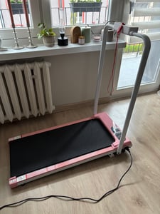 Klappbares Laufbänder – 3-in-1-Laufband mit 7 % Steigung – Walking Pad 1–8 km/h einstellbar – Lauffläche 38,5 x 90 cm - 2.5 ps Laufpad bis 130 kg Kunden-Foto 3