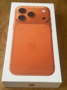 Apple iPhone 17 Pro , 16 cm (6.3"), 2622 x 1206 Pixel, 1 TB, 48 MP, iOS 26, Orange Kunden-Foto 12