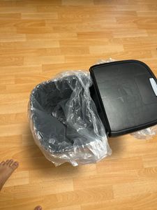 Absoluter Blödsinn Der hat nicht mal eine Trennwand 