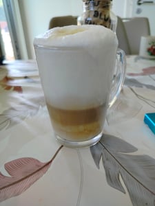 Zimilo Espressomaschine, 20 Bar, mit Milchsystem, Kaffeemaschine mit Touchscreen, Heiß- und Kalt-Extraktion, 6 Programme, automatische Reinigung Kunden-Foto 2