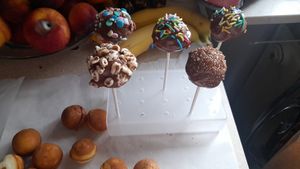 Bestron Cake-Pop-Maker im Retro Design, inklusive Cake-Pop-Butler, Gabel & 12 Cake-Pop-Sticks, 700 W, Farbe: Mint Kunden-Foto 1