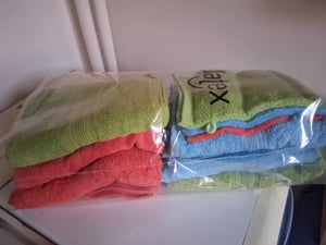 AR Line ARIZONA Handtuch-Serie – 500 g/m² Frottier in 9 Größen verfügbar, Größe: Gästetuch 30x50 cm, Farbe: Gelb Kunden-Foto 1