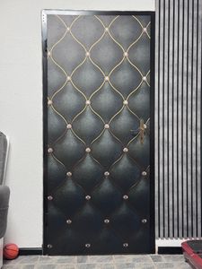Türtapete Türposter Türfolie selbstklebend Hugo Türaufkleber Folie Kunden-Foto 1