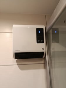 Heizlüfter Badezimmer Heizungen Wandmontage LED Display, mit Fernbedienung, mit Zulassung für Feuchträume Heizlüfter Bad Kunden-Foto 1
