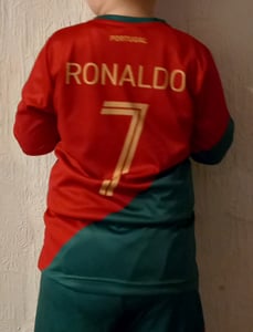 Portugal Fußball Trikot Set Ronaldo Heim - Kinder und Erwachsene - 128 Kunden-Foto 2
