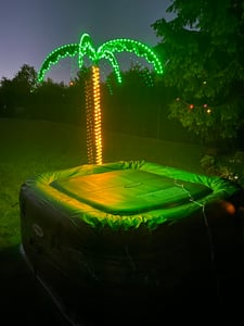 COSTWAY 218cm Künstliche beleuchtete Palme mit LED-Lichtern, klappbarem Sockel, LED Palme für Garten Deko, Party, Zuhause (175x120x218cm) Kunden-Foto 3