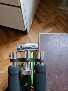 muuwmi Aluminium Scooter Neon – Tretroller, 125 mm, ABEC 5, , höhenverstellbar, LED-Leuchtrollen, grün-schwarz Kunden-Foto 1