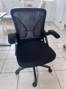 Bürostuhl ergonomisch mit Mesh-Rückenlehne, 90° klappbare Armlehnen, höhenverstellbar, Computerstuhl für Home Office und Büro, bis 150 kg Kunden-Foto 10