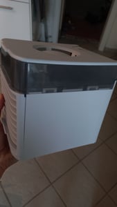 3-in-1 Mini Klimagerät, Luftkühler mit Eiswürfel USB,  Luftbefeuchter und Luftreiniger, mit Wassertank ,für Büro Tisch, Schlafzimmer, Camping/Reisen Kunden-Foto 1