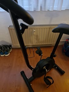 TREX SPORT Heimtrainer Fahrrad TX-250MB JOLT | Mechanisches Fitnessbike | Fahrrad für zuhause bis 100kg mit Pulssensor, 5 Sitzhöhen, stabil | Schwarz Kunden-Foto 4