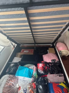 UnboxG Boxspringbed 140x200 cm, teddypluche, crème kleur, met opbergruimte & USB-poort, hydraulisch verstelbaar – bed met opbergruimte Klantenfoto 3