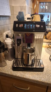De’Longhi Eletta Explore, Ekspres do espresso, 1,8 l, Ziarna kawy, Kawa mielona, Wbudowany młynek, 1450 W, Czarny, Srebrny Zdjęcie produktu od klienta nr 3