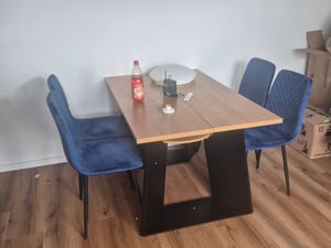 Esszimmerstühle LEXI im 2er Set, mit Samtbezug & Metallbeinen, Designerstuhl, Frabe: Royal Blau Kunden-Foto 5