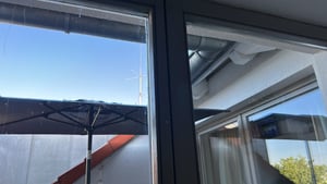 ECOVACS WINBOT MINI Fensterputzroboter Weiß, Doppel-Düsen mit Ultraschall-Zerstäubung, 9-Stufen-Schutzsystem, intelligente Pfadplanung Kunden-Foto 1