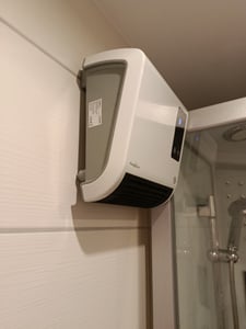 Heizlüfter Badezimmer Heizungen Wandmontage LED Display, mit Fernbedienung, mit Zulassung für Feuchträume Heizlüfter Bad Kunden-Foto 2