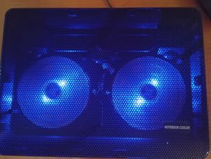 Notebook Laptop Kühler Ständer mit 5 x LED Beleuchtet Lüfter 2 USB Unterlage 12-17 Zoll USB-Stromversorgung PS4 Pro Playstation 4 Cooler Retoo Kunden-Foto 1