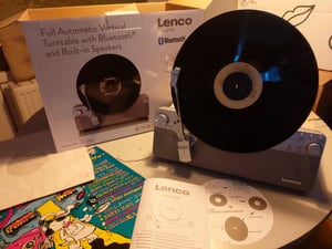 Lenco LSA-071SI - Plně automatický vertikální gramofon s vestavěnými reproduktory a Bluetooth® - stříbrný Fotografie od zákazníka č. 1
