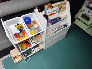 AIYAPLAY Kinderregal Kinder-Bücherregal mit 6 herausnehmbaren Boxen Ablagen Weiß Kunden-Foto 2