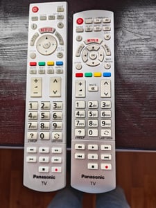 Telecomando TV originale Panasonic N2QAYB000936 Foto del cliente 2
