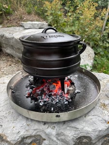 BBQ-Toro Potjie ca. 14,5 Liter, Südafrikanischer Kochtopf aus Gusseisen mit Füßen für offenes Feuer Kunden-Foto 1