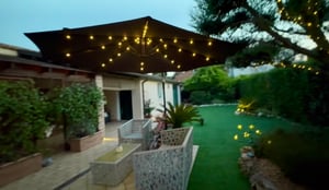 Ombrellone con illuminazione a LED ombrellone a sbalzo 300 cm ombrellone da giardino padiglione - marrone Foto del cliente 1