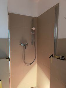 i-flair Falttür Duschkabine 85x85x180 cm aus durchsichtigem 6 mm Sicherheitsglas - DK11 Kunden-Foto 2