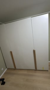 Drehtürenschrank SEVILLA 6D, Schlafzimmer, Kleiderschrank Schrank 230 cm Weiß/Weiß, Holzgriffe Kunden-Foto 1