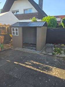 GIHAUVIA Gerätehaus Metall mit Fundament mit Fenster Satteldach 251.7 x 180.5 x 201 cm Gartenhaus Geräte Schuppen Schuppen Grau Kunden-Foto 1