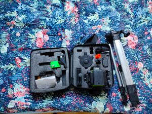 Kreuzlinienlaser profi 3D Laser Level 12 Lines Grünes 360º Rotationslaser (Arbeitsbereich: 30 m) mit 1,2 m 3 Höhen verstellbarem stativ IP54 Staub & Wasserschutz Automatische lasermessgeräte mit zwei Batterien Kunden-Foto 4