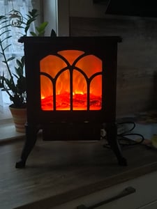 LZQ Elektrokamin Elektrischer Kamin mit Flammeneffekt Kaminofen LED Heizung 750W/1500W Standkamin Heizgerät schwarz Kunden-Foto 1