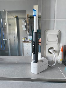 Oral-B Pulsonic Slim Luxe 4900 Schwarz/Rosegold Kunden-Foto 1