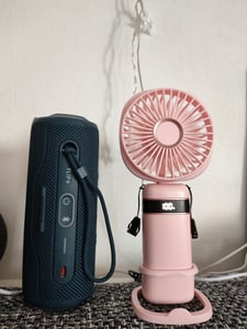 4 in 1 Handventilator,5 Geschwindigkeitsstufen,tragbarer USB-Handyhalter-Lüfter,faltbarer Mini-Ventilator mit 4000mAh Akku,LED-Display,Leise,Blau Kunden-Foto 5