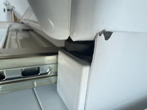 ML-Design Medzirámik so šnúrou na bielizeň, oceľ 60,5x54,5 cm Biely, spojovací rám pre práčku a sušičku, medzirámik s výsuvnou šnúrou na bielizeň Fotografia od zákazníka č. 2