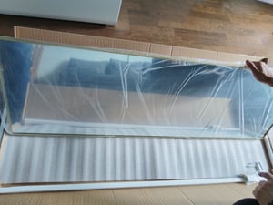 LunaMirror, zrkadlo na dvere alebo stenu, 127 x 41 cm, zlatá farba, hliníkový rám Fotografia od zákazníka č. 1