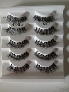 Natürliche falsche Wimpern auf Streifen 120 Ardell Augen-Make-up 6er-Pack Kunden-Foto 1