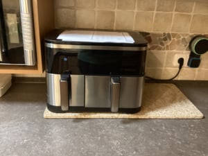Horkovzdušná fritéza 6L Airfryer, 9 programů, 40–240 °C, funkce udržování teploty, průhledné okénko, nepřilnavý povrch, 1650 W, Černá Fotografie od zákazníka č. 2
