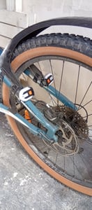 Fahrrad LED Rücklicht mit Blinker, 5 Modi, USB wiederaufladbar, 600mAh Akku, IPX5 wasserdicht, Fernbedienung für E-Bike & MTB Sicherheit Kunden-Foto 1