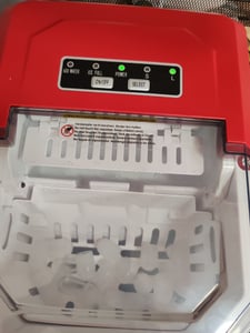 Juskys Eiswürfelmaschine IceOracle - Eiswürfel in wenigen Minuten - 12 kg/Tag in 2 Größen - Rot Kunden-Foto 1