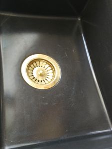 Mexen Andres Granitspüle 1,5-Becken mit Abtropffläche 1000 x 500 mm schwarz, Siphon gold - 6515101510-77-G Kunden-Foto 1