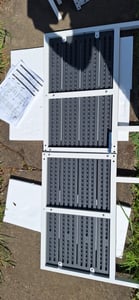 tillvex® Gartenbank Wetterfest 3-4 Sitzer mit Abdeckung & Kissen | Parkbank in Holzoptik bis 300kg belastbar UV-beständig | Sitzbank Garten Terrasse Balkon mit waschbarem Bezug Kunden-Foto 4