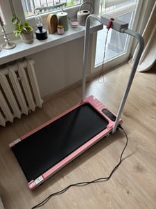 Klappbares Laufbänder – 3-in-1-Laufband mit 7 % Steigung – Walking Pad 1–8 km/h einstellbar – Lauffläche 38,5 x 90 cm - 2.5 ps Laufpad bis 130 kg Kunden-Foto 2
