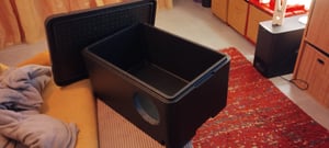 QLS Wetterfestes Katzenhaus aus Styropor – 60x40 cm isoliertes Schutzhäuschen Schwarz 11113 Kunden-Foto 1