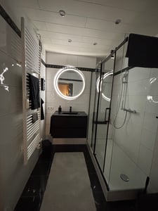 SensaHome Runder LED-Badezimmerspiegel – Dimmbare Wandspiegel mit Beleuchtung – Metallrahmen – 2700K/4500K/6400K – 80 cm – Gold Kunden-Foto 3