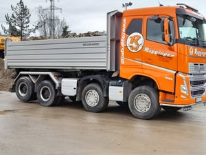 TruckKing Felgenkappe Edelstahl Radblende Radkappe für die vordere Felge LKW 22.5x11.75" 300mm ET120 Kunden-Foto 2