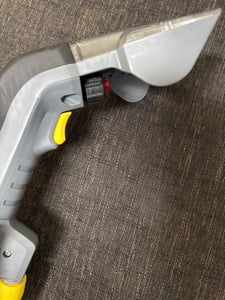 Kärcher Sprühextraktionsgerät Puzzi 8/1, 1.380 W, Flächenleistung 18 m2/h, 8 l Kunden-Foto 2