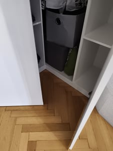 Rohová šatníková skriňa 117 cm CERETE 6 - biela Fotografia od zákazníka č. 3