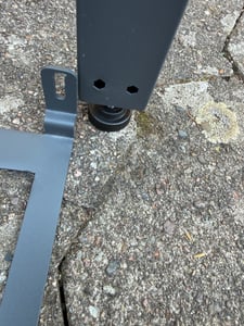 Struttura per bidoni della spazzatura da 4, finitura effetto legno, da 120 L a 240 L, per quattro bidoni; rivestimento in metallo zincato con frontale effetto legno Foto del cliente 1