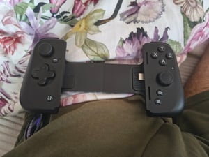 Razer Kishi V2 Mobile Gaming Controller for Android – USB-C – Black Kunden-Foto 1